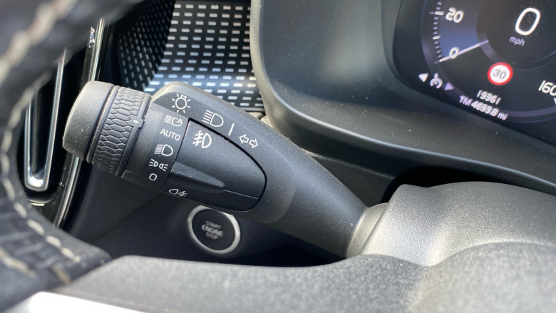 Volvo Xc40 1.5 T3 [163] R DESIGN 5dr Geartronic Petrol Estate
